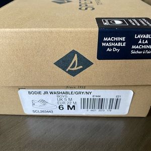 Sperry washable sneakers. Toddler size 6. Never worn. New in box